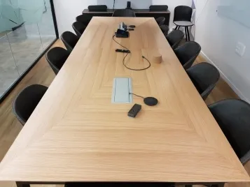 שולחן חדר ישיבות - חברת הייטק 
            